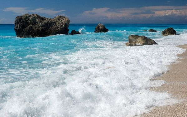 Kathisma Beach in Lefkada, Greece