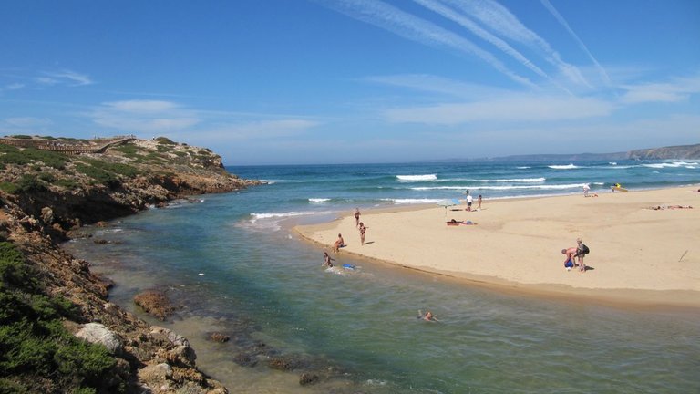 Praia da Bordeira in Carrapateira, Algarve, Portugal