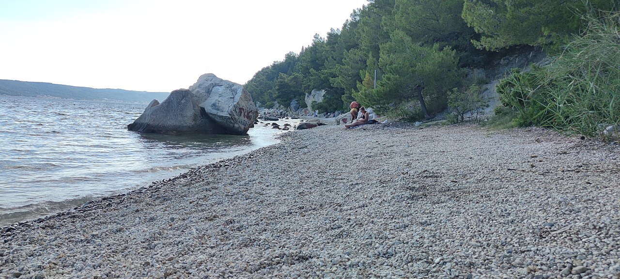 Kašjuni Beach