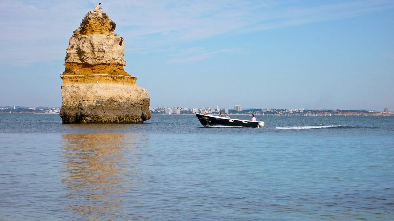 Praia do Camilo